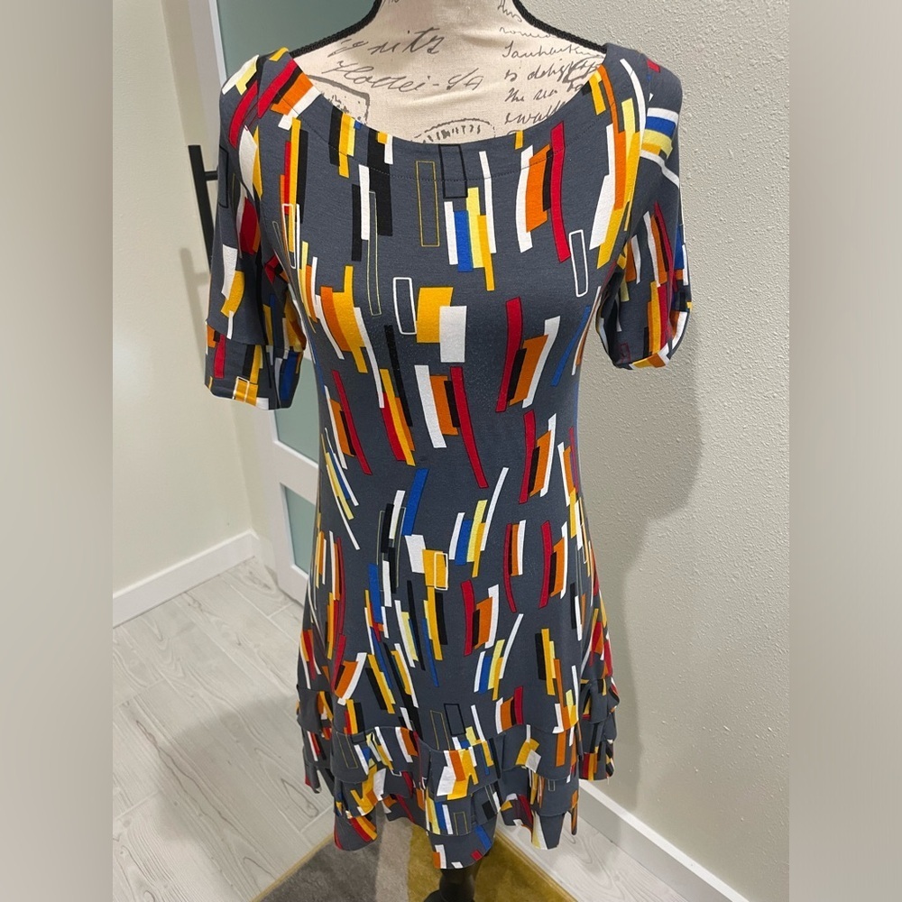 ISLE COLORFUL dress size small EUC